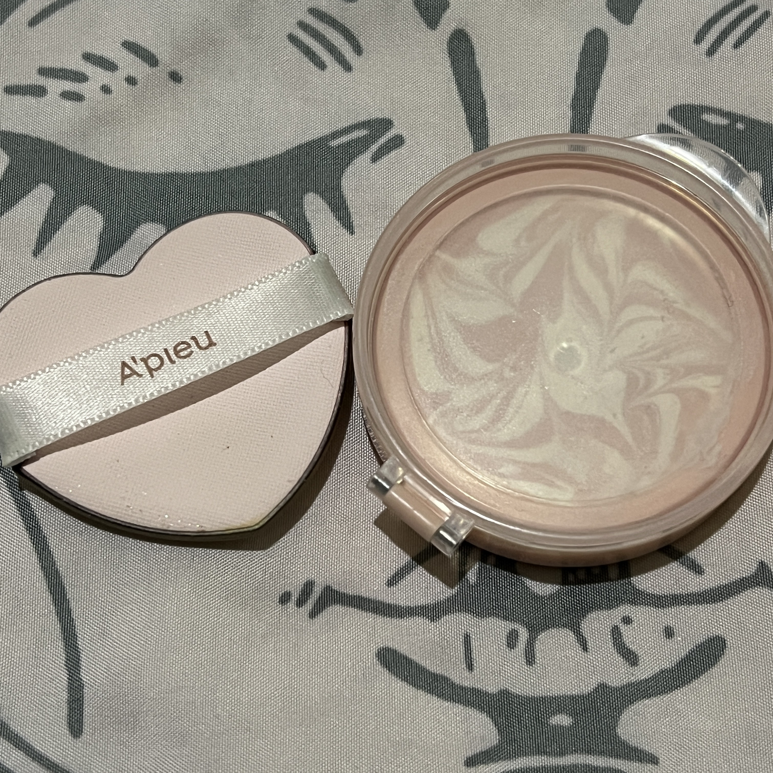 ジューシーパン スキンケアプライマー PT レフィル(ピーチティーの香り)(限定)/A’pieu/化粧下地を使ったクチコミ（1枚目）