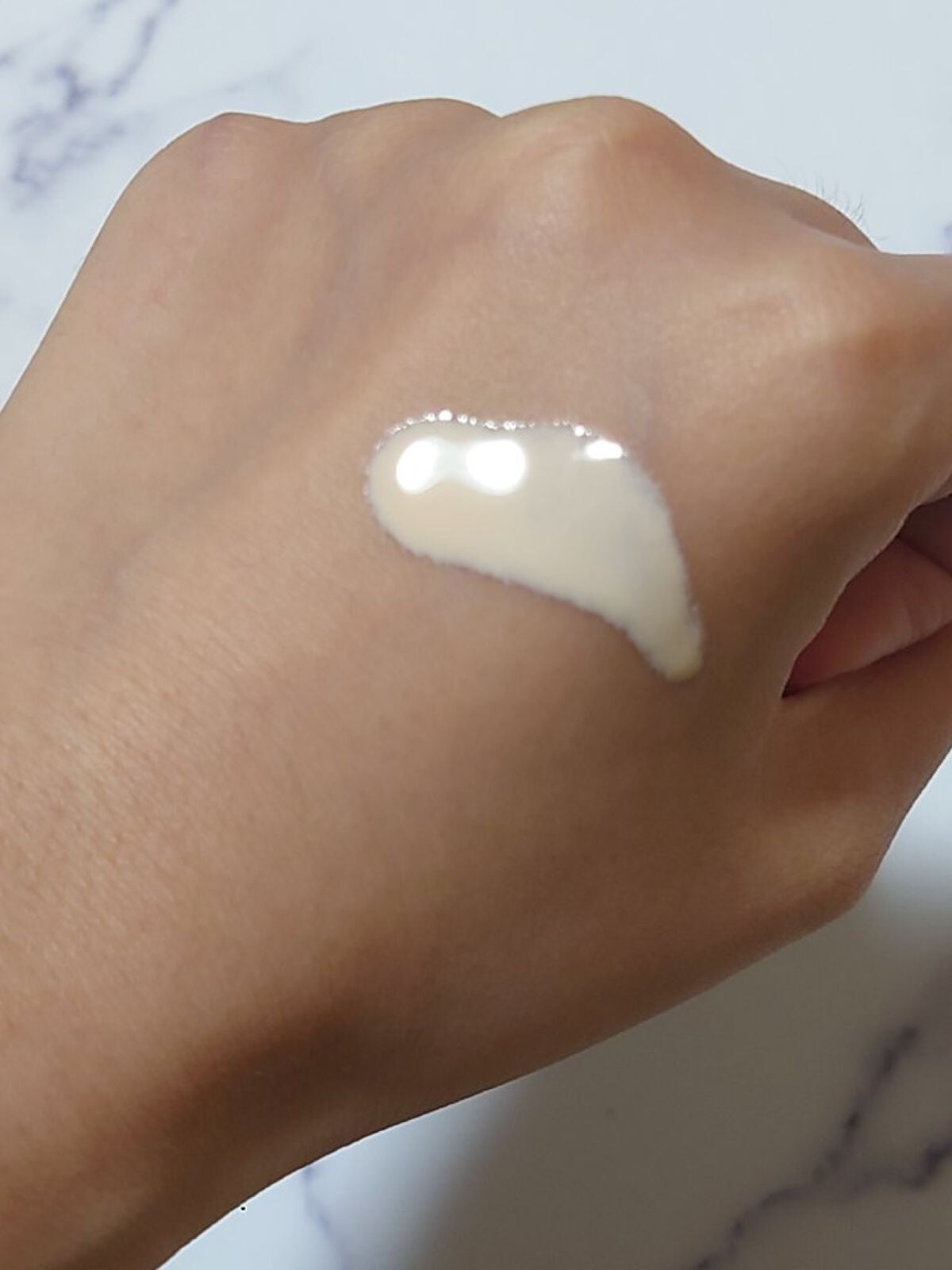 皮脂テカリ防止下地/CEZANNE/化粧下地を使ったクチコミ(3枚目)