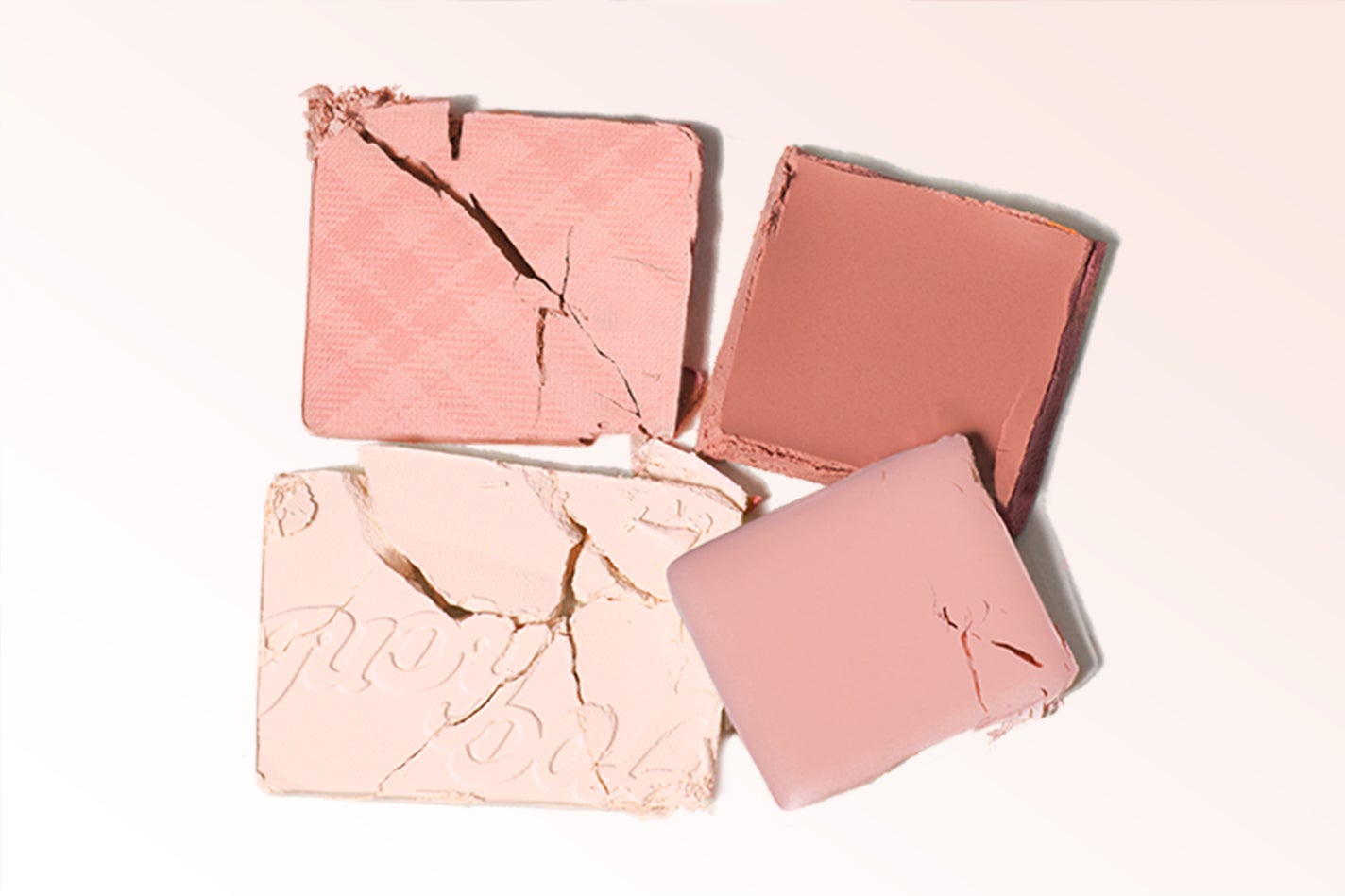 ①ニュアンスチークパウダー(左上)、②ベルベットチーククリーム(右上)、③マットハイライト(左下)、④水光バーム(右下)