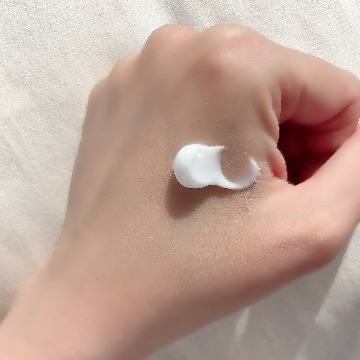 新之助コメエキス配合 松之山温泉ハンドクリーム/双葉貿易/ハンドクリームを使ったクチコミ（2枚目）