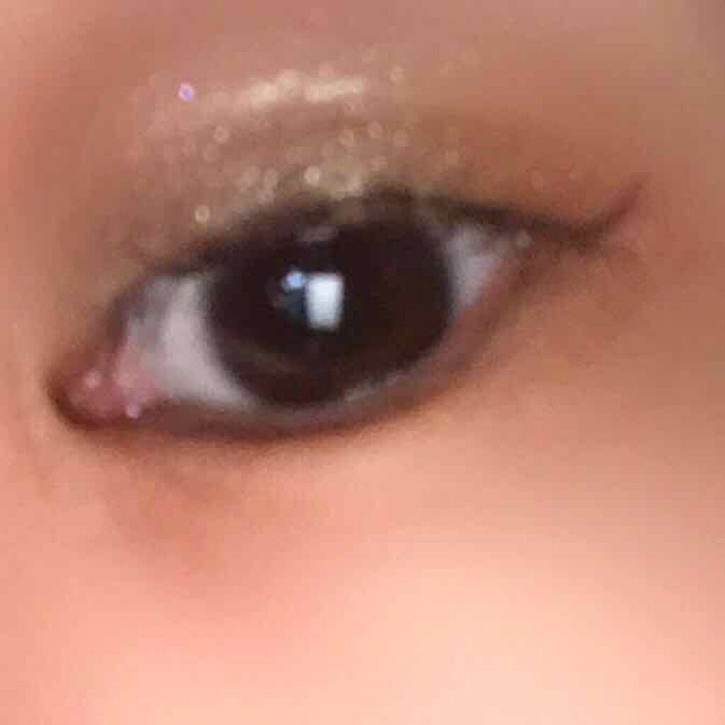 プリズム パウダーアイカラー/リンメル ロンドン/単色アイシャドウを使ったクチコミ(3枚目)