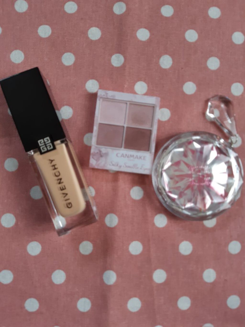 プリズム・リーブル・スキンケアリング・グロウ/GIVENCHY/リキッドファンデーションを使ったクチコミ（1枚目）