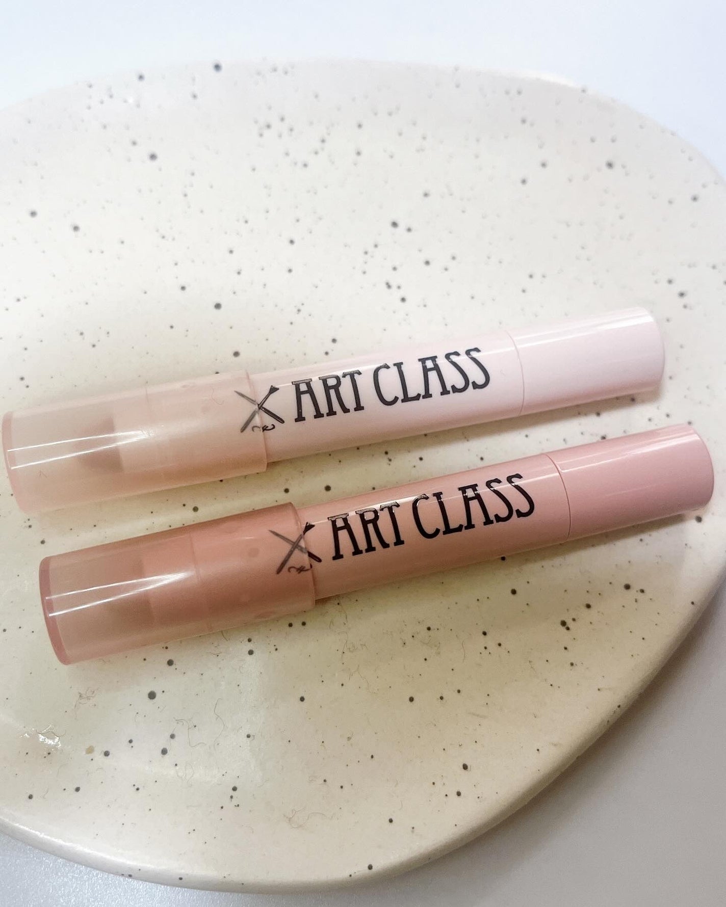 アートクラス アイグリッツ/too cool for school/スティックアイシャドウを使ったクチコミ(2枚目)