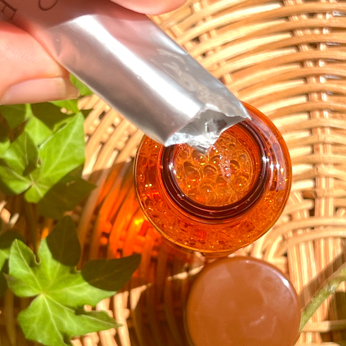 ミスクレオ on LIPS 「食べるもの同様化粧水だってフレッシュなものを使いたいよね。そこ..」(3枚目)