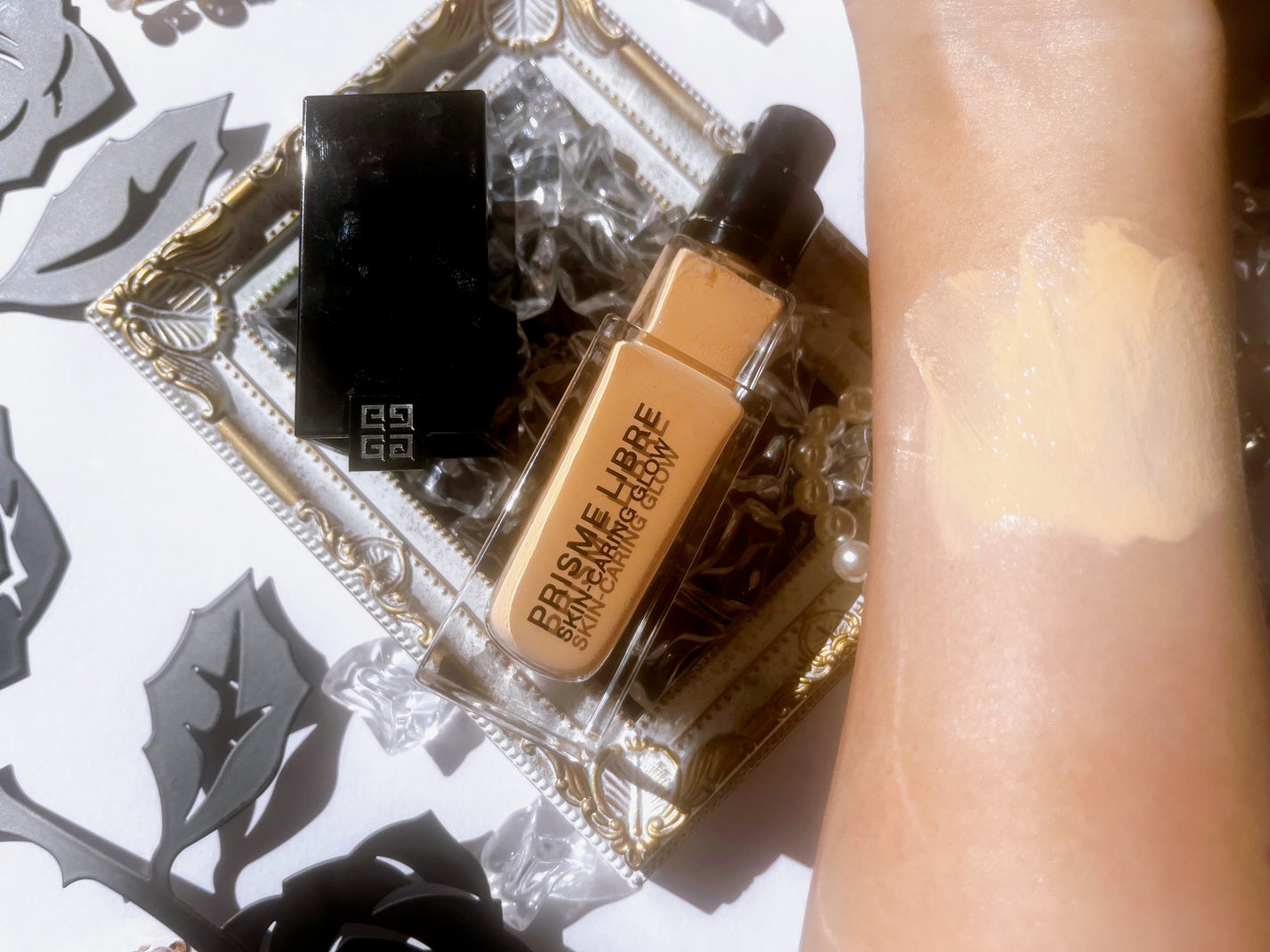 プリズム・リーブル・スキンケアリング・グロウ/GIVENCHY/リキッドファンデーションを使ったクチコミ(3枚目)