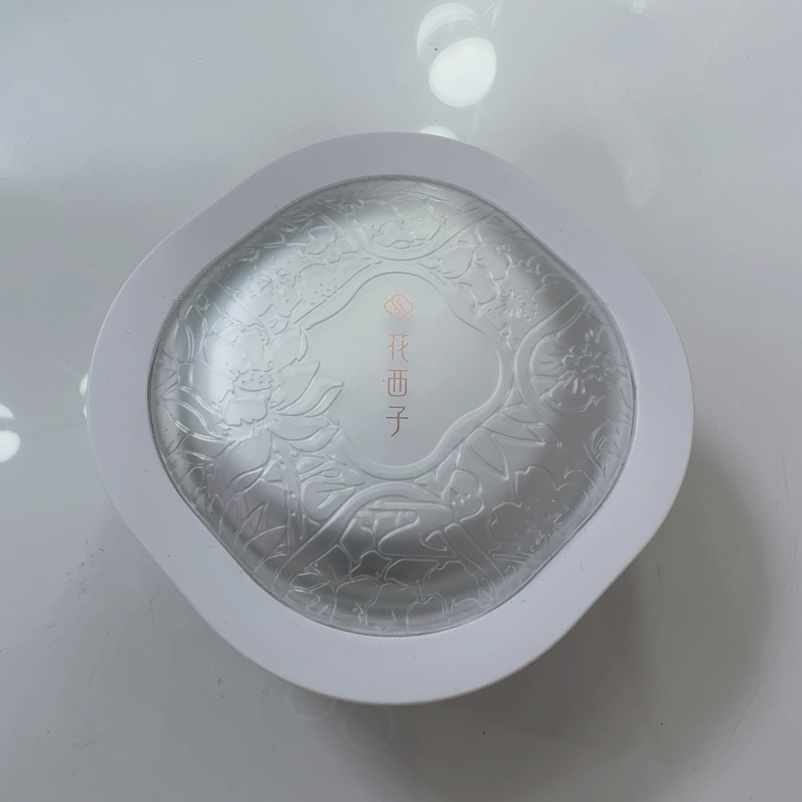 玉養桃花 ルースパウダー 05 ラベンダー/花西子/ルースパウダーを使ったクチコミ（2枚目）