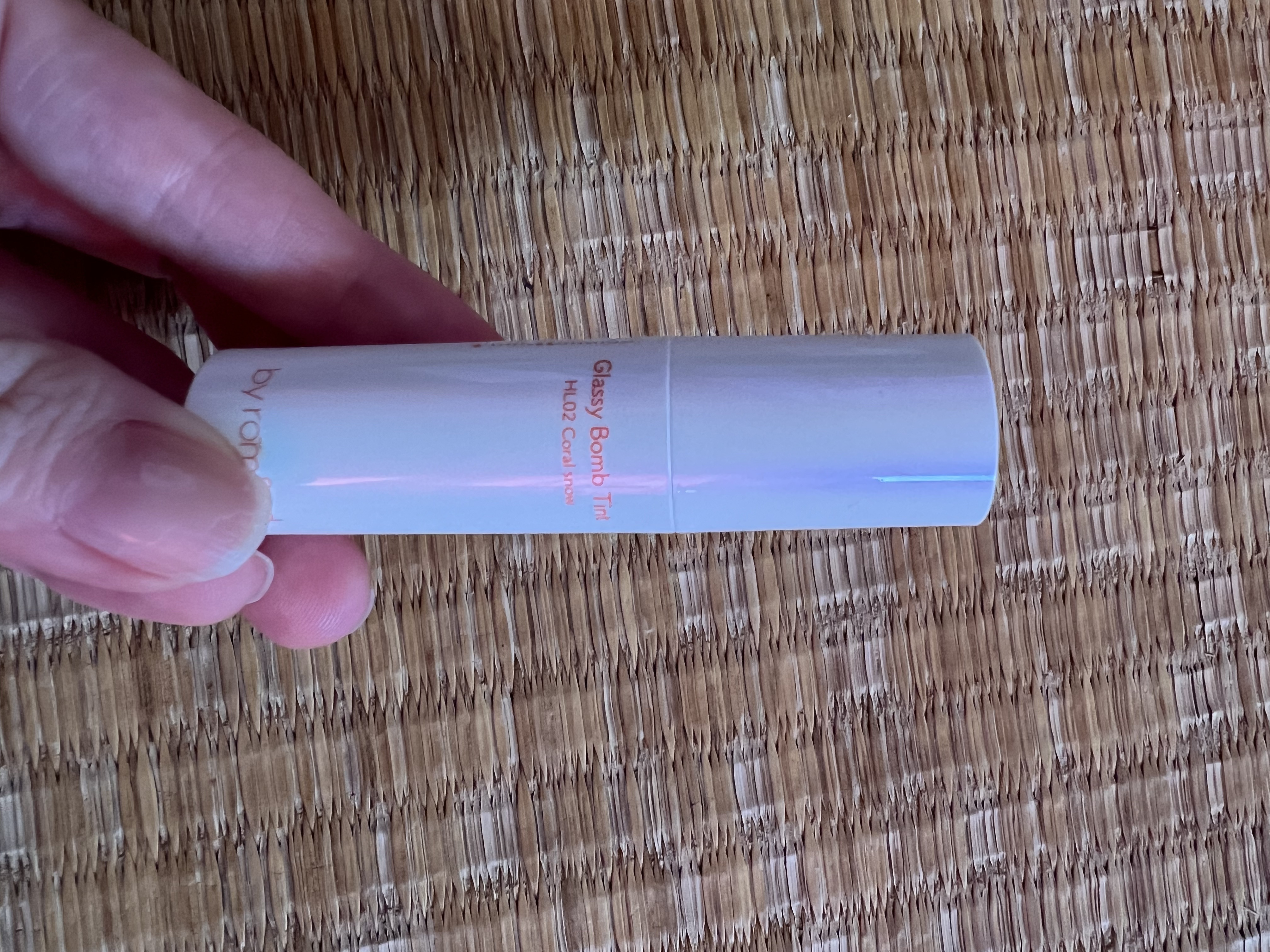 アンドバイロムアンド　グラッシーボムティント HL02 CORAL SNOW/&nd by rom&nd/リップティントを使ったクチコミ（2枚目）