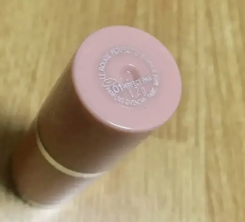 ルージュ・パーフェクト/GIVENCHY/リップケアを使ったクチコミ（2枚目）