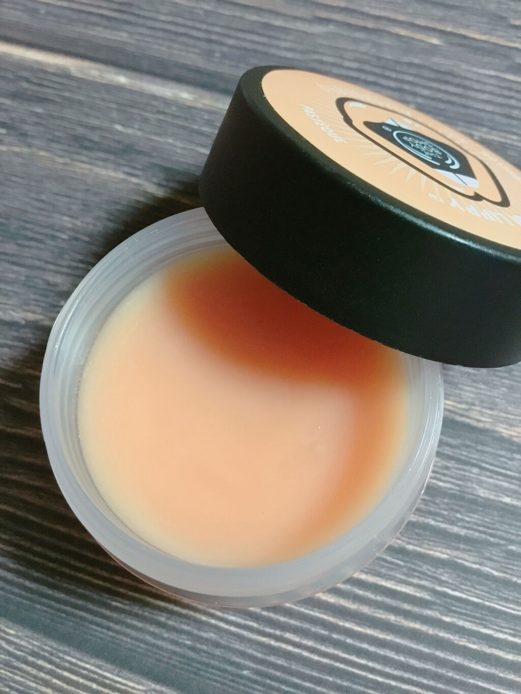 ボーンリッピー リップバーム ストロベリー/THE BODY SHOP/リップバームを使ったクチコミ（2枚目）