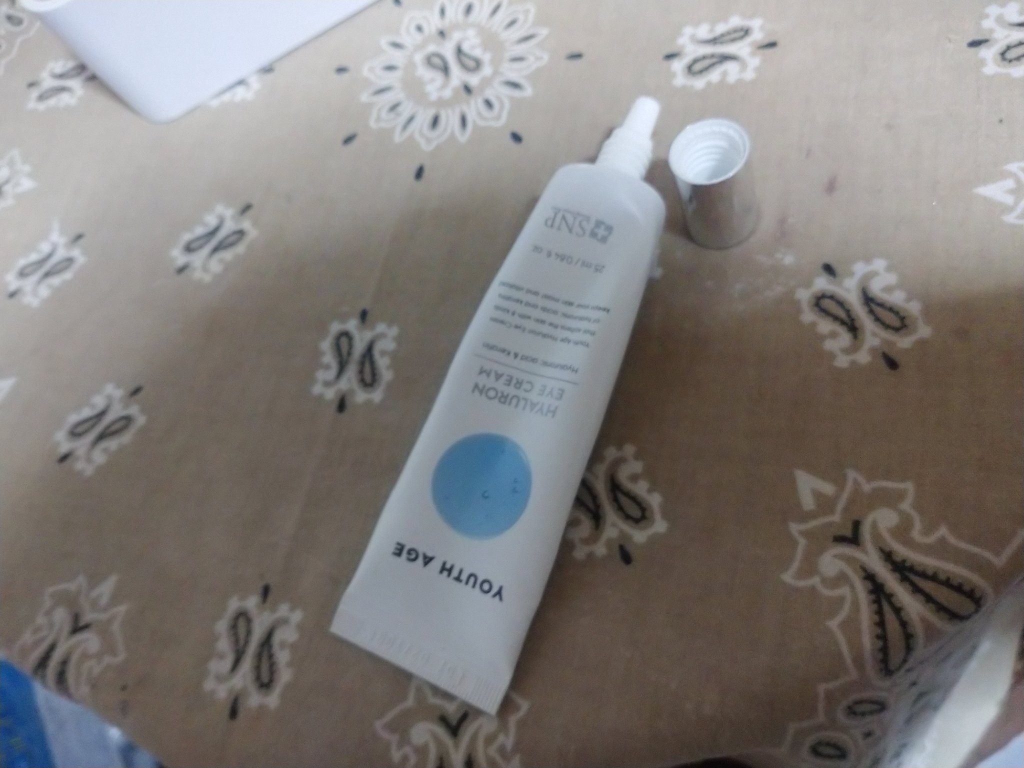 ユースエイジヒアルロン酸アイクリーム/SNP/アイケア・アイクリームを使ったクチコミ（1枚目）