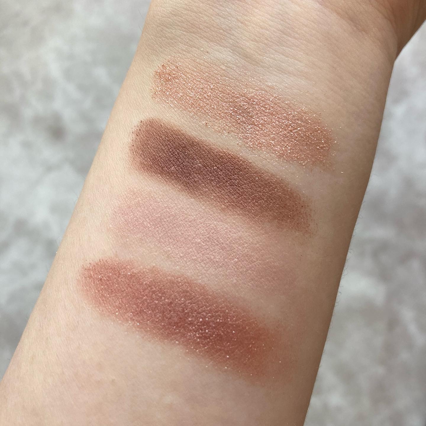 ミネラルクラッシィシャドー/エトヴォス/アイシャドウパレットを使ったクチコミ（3枚目）