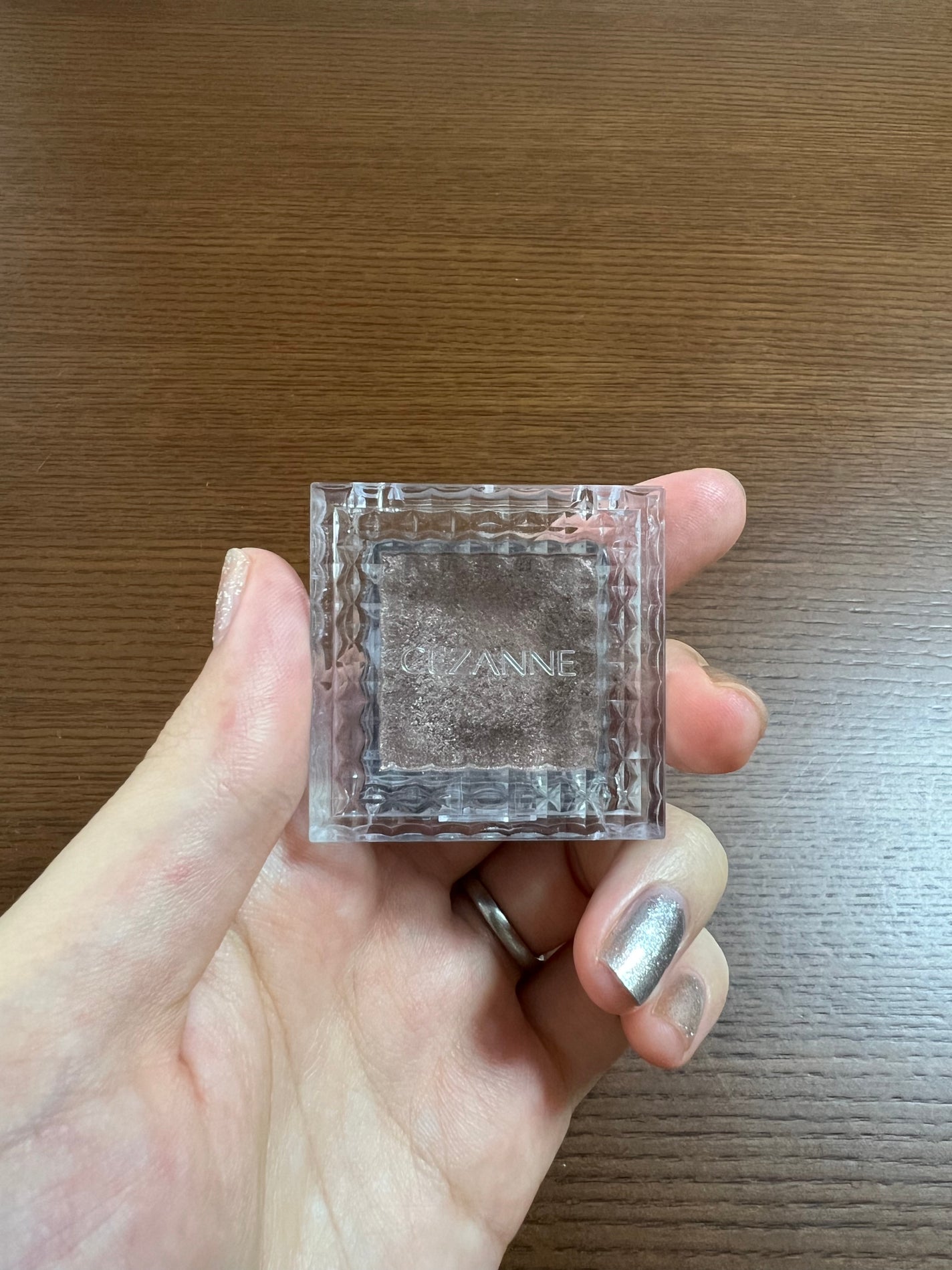 シングルカラーアイシャドウ/CEZANNE/単色アイシャドウを使ったクチコミ(1枚目)
