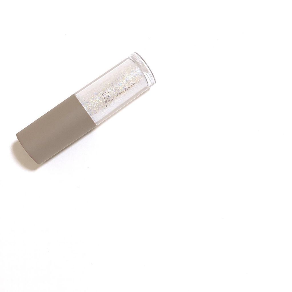 お気に入りメイク用品✨✨
*
私のメイクにラメグリッターは絶対欠かせません🥰
最近はさっしープロデュースのグリッター使ってるよ💓
*
筆がゴムみたいな素材？になってて
使いやすい👍✨
次は違う色買っちゃお💓
*
#さっしー#指原莉乃