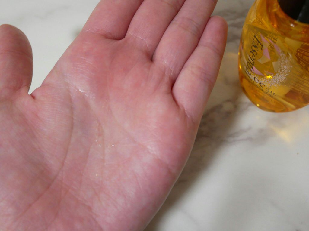 CCオイル/エッセンシャル/ヘアオイルを使ったクチコミ(2枚目)