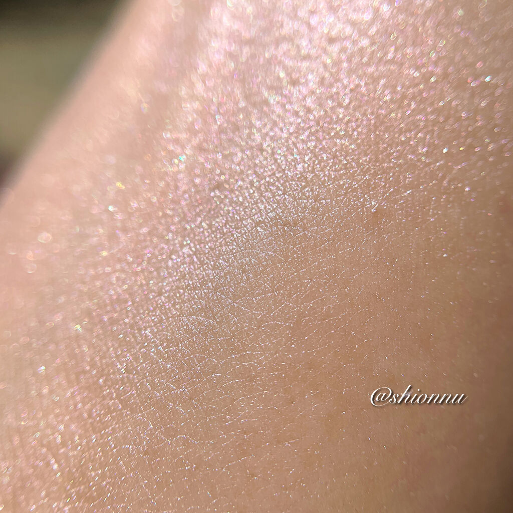 ル ブラン ロージー ドロップス/CHANEL/リキッドハイライトを使ったクチコミ（3枚目）