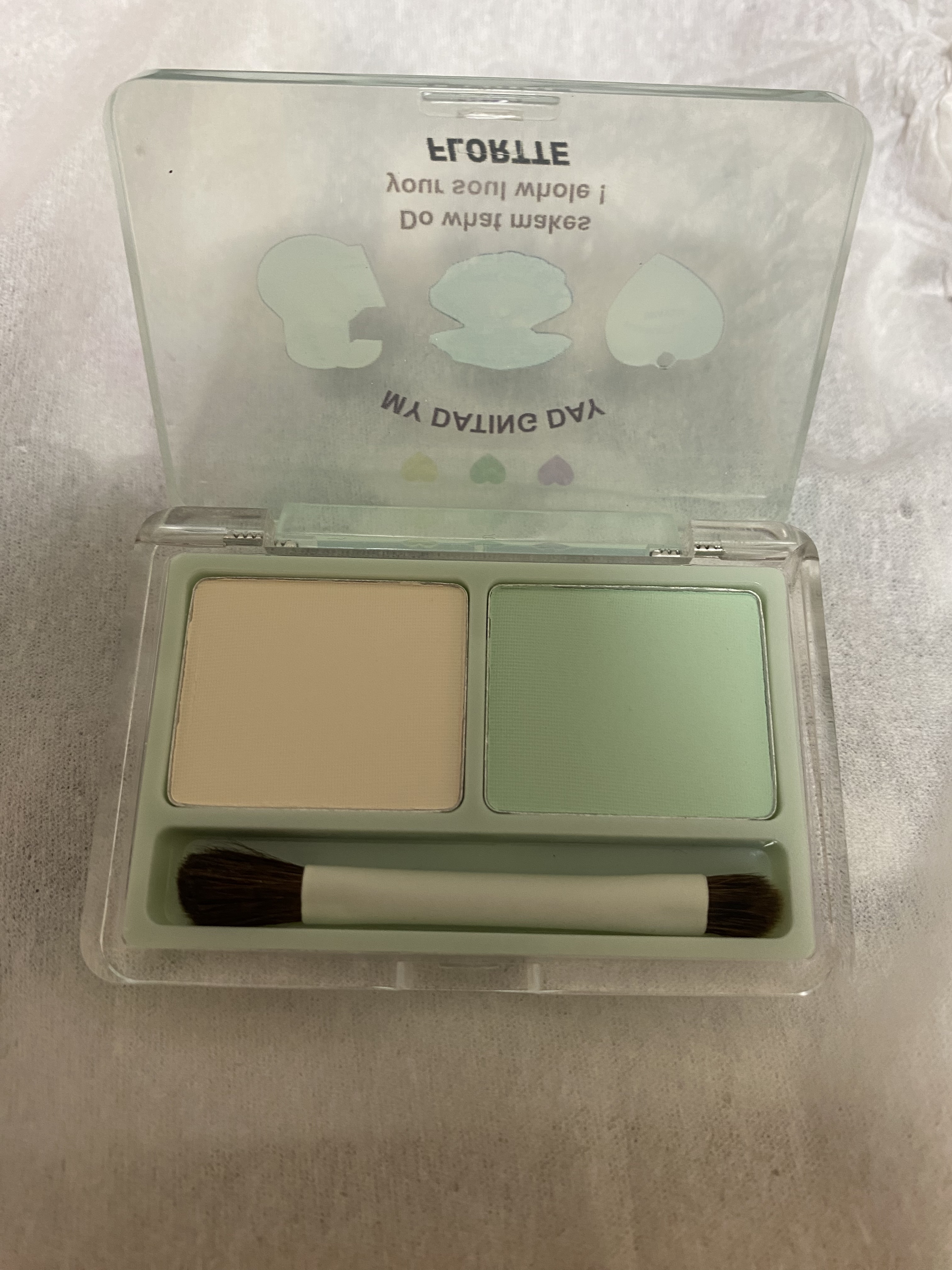 They Are Cute Two-Color Highlighter/FLORTTE/パウダーハイライトを使ったクチコミ（3枚目）