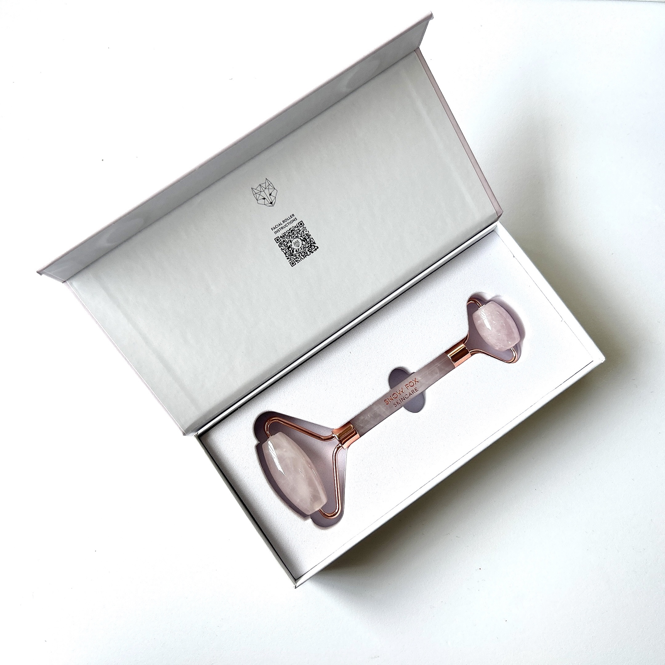 ローズ クォーツ フェイシャル ローラー/SNOW FOX SKINCARE/その他スキンケアグッズを使ったクチコミ（1枚目）