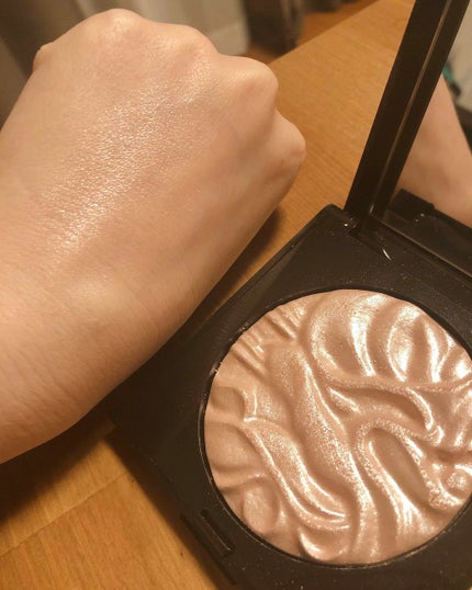 フェイスイルミネーター/ローラ メルシエ/パウダーハイライトを使ったクチコミ(1枚目)