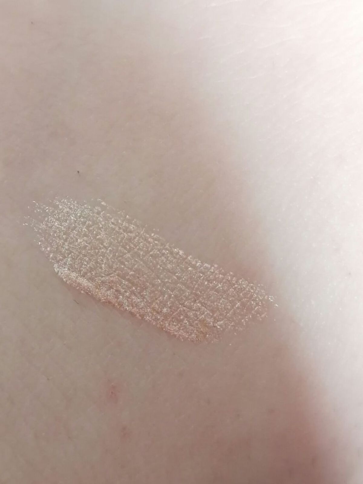 グリッターシャドウ 02 シャンパンページュ/coou/グリッターを使ったクチコミ（2枚目）