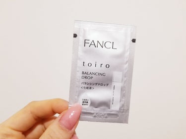 〖ファンケル トイロ バランシングドロップ 化粧液＜医薬部外品＞〗

サンプルの使用です。

かなりとろみのあるテクスチャーで保湿力高め！
香りが無いから使いやすかった✨️

とろみがある分肌に馴染むの