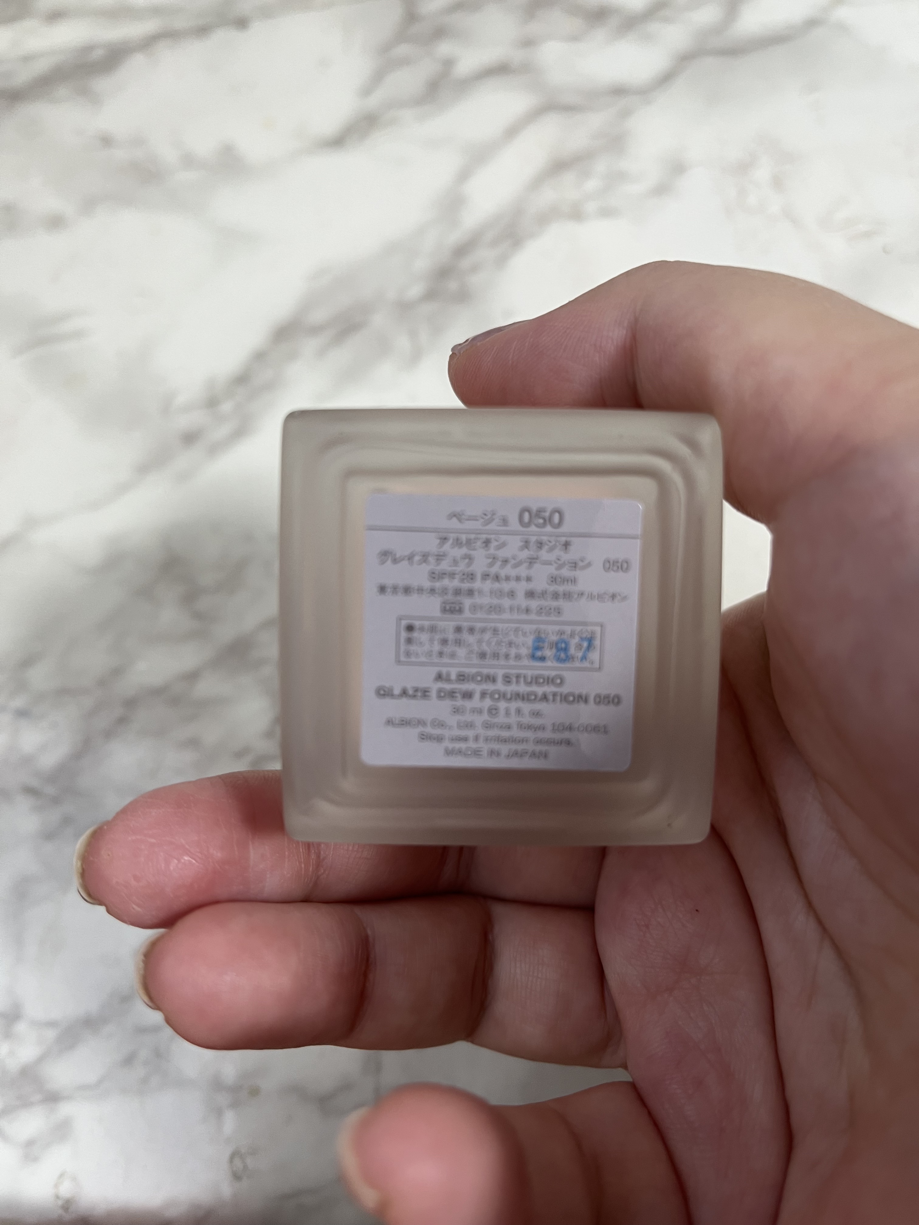 アルビオン スタジオ グレイズデュウ ファンデーション 050 ベージュ /ALBION/リキッドファンデーションを使ったクチコミ（3枚目）