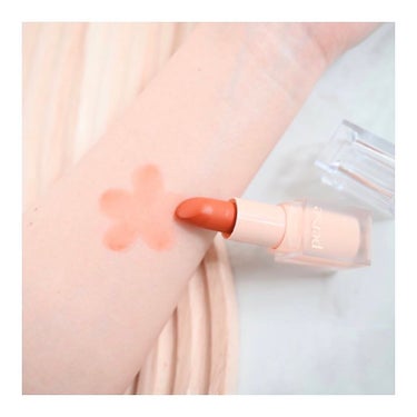 べち On Lips シアーでふんわりとしたセミマット感が本当にかわいいリップ Lips べち On Lips シアーでふんわりとしたセミマット感が本当にかわいいリップ Lips