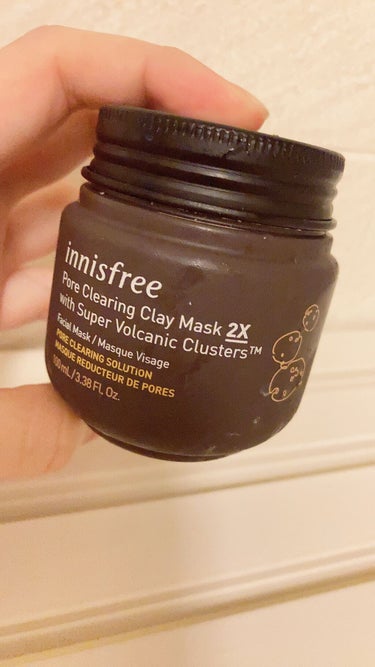 毛穴の黒ずみが気になっていてよくお見かけしていたinnisfreeのもの。

週2回くらい濡れていない顔に塗って約10分放置。

実際に落としてみると、うーん正直1番気になっている小鼻の黒ずみはあれ？変