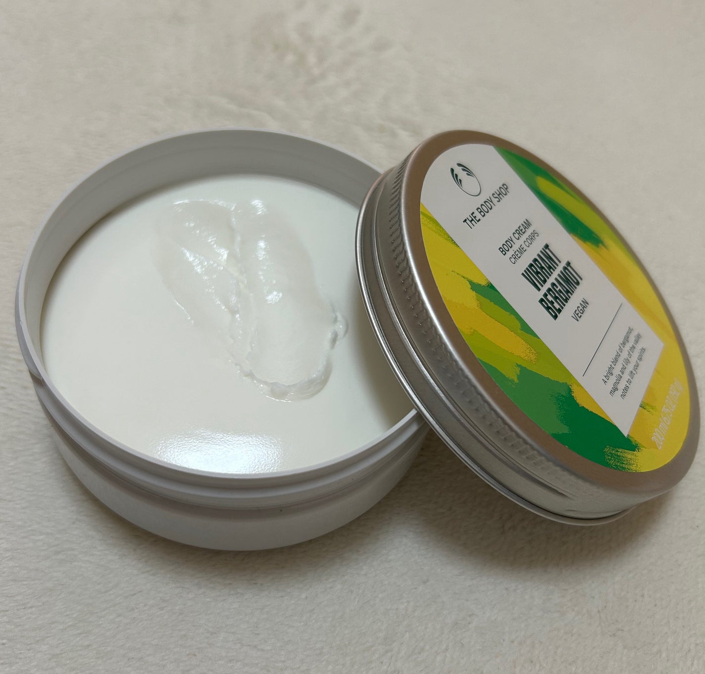 ヴァイブラント ベルガモット ボディクリーム/THE BODY SHOP/ボディクリームを使ったクチコミ(2枚目)