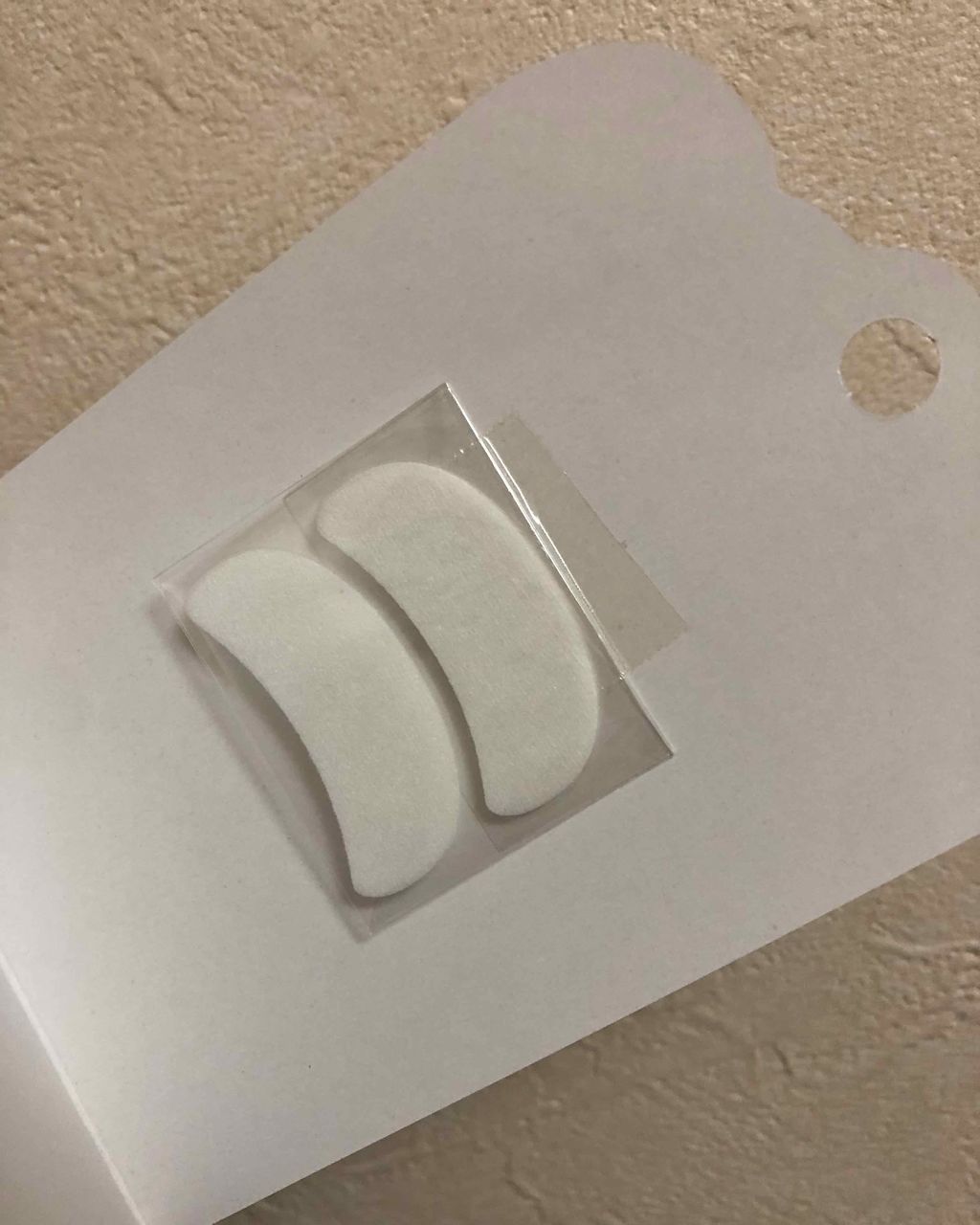 DAISO 目元スッキリシートのクチコミ「✩͓̊ダイソー 目元スッキリシート✩͓̊

目の下のクマさんがひどすぎるので、少し前に買ったシ.....」（3枚目）