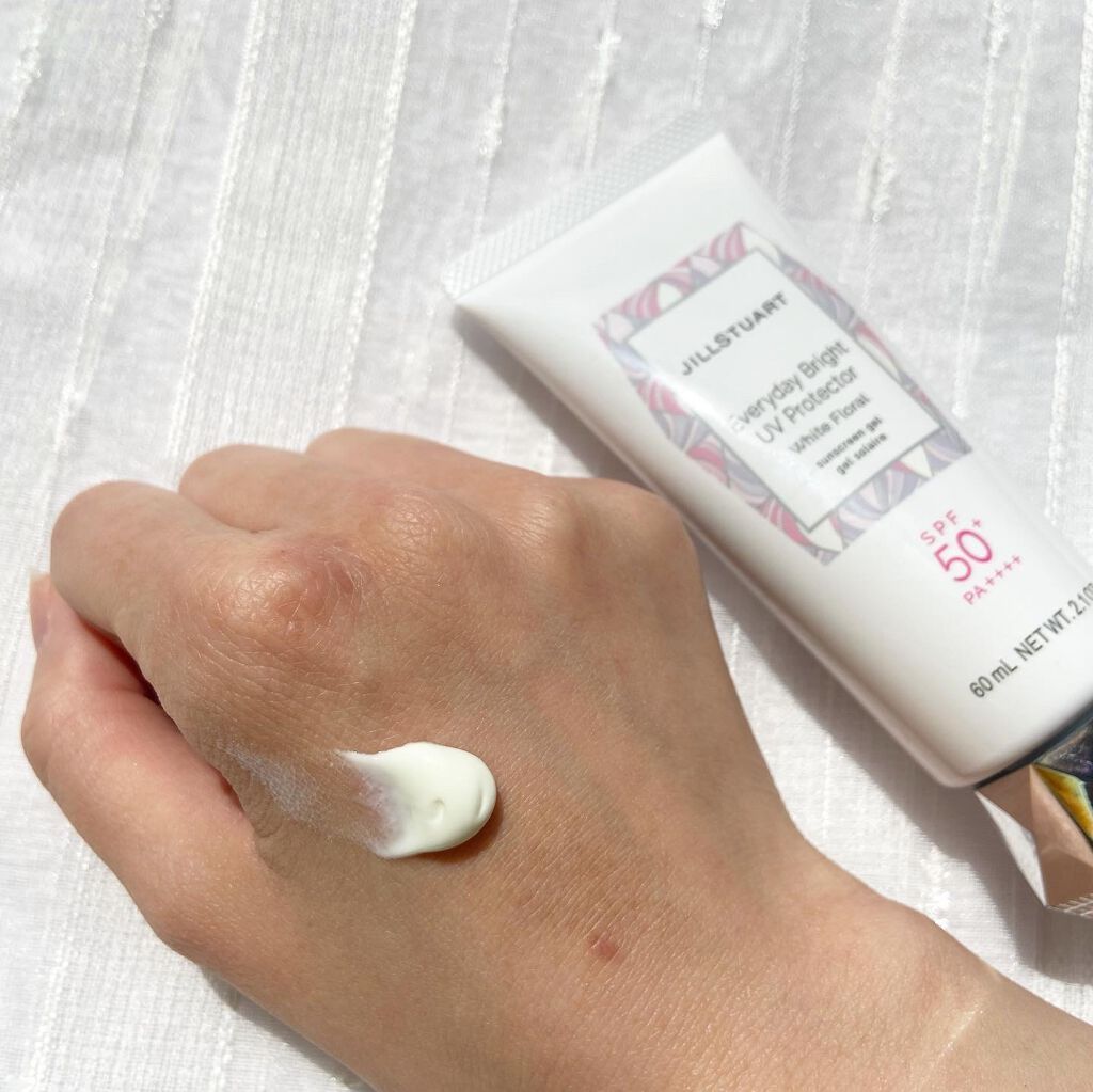 エブリデイブライト UVプロテクター ホワイトフローラル/JILL STUART/日焼け止めジェルを使ったクチコミ(3枚目)