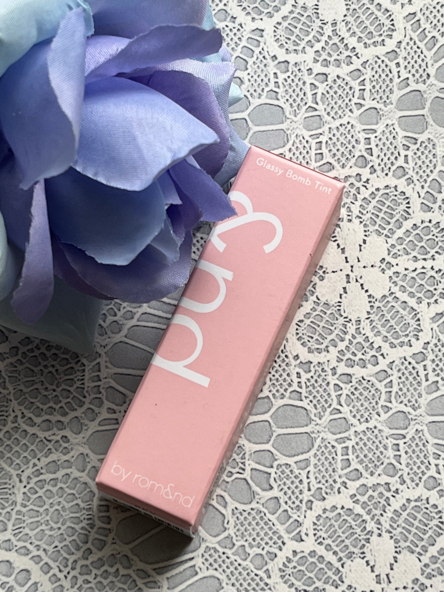 アンドバイロムアンド グラッシーボムティント/&nd by rom&nd/リップティントを使ったクチコミ(1枚目)