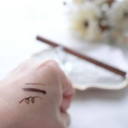 スキルレスライナー/LUMIURGLAS/リキッドアイライナーを使ったクチコミ(4枚目)