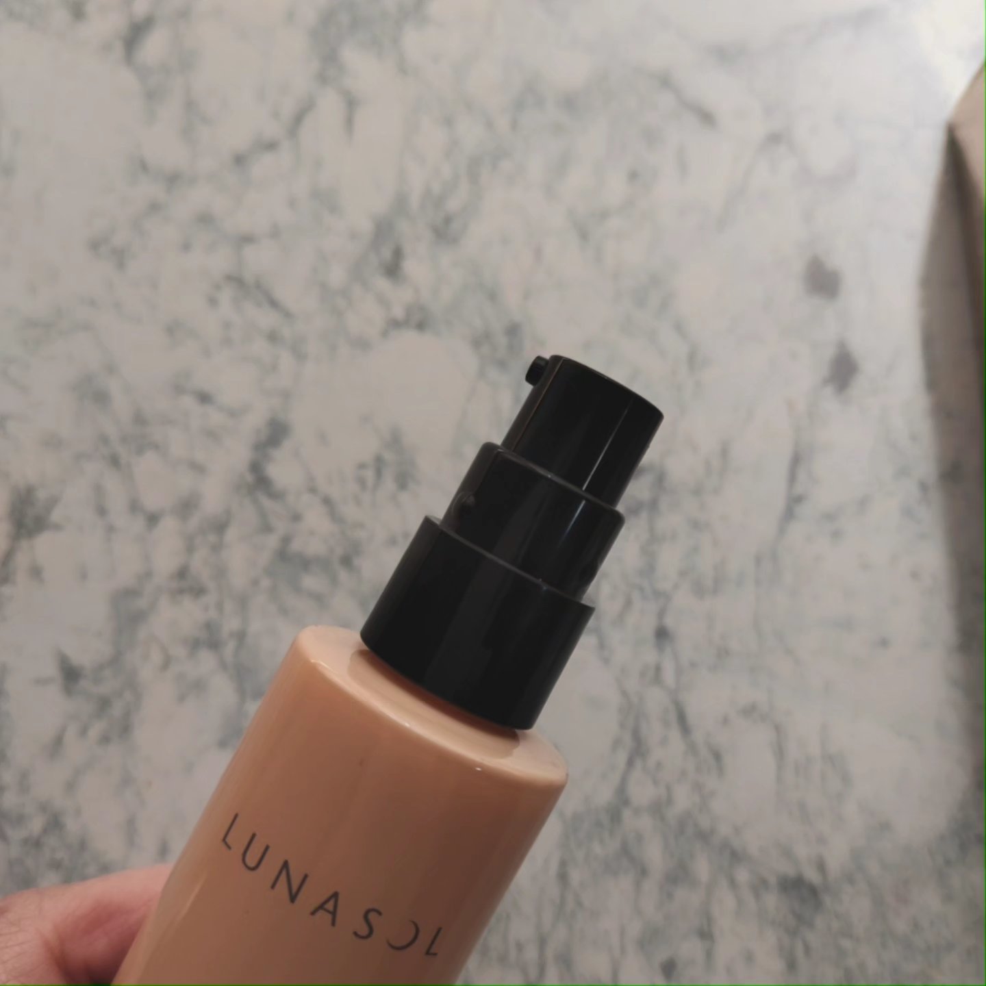 クラリティフロウリクイド SO01/LUNASOL/リキッドファンデーションを使ったクチコミ（2枚目）