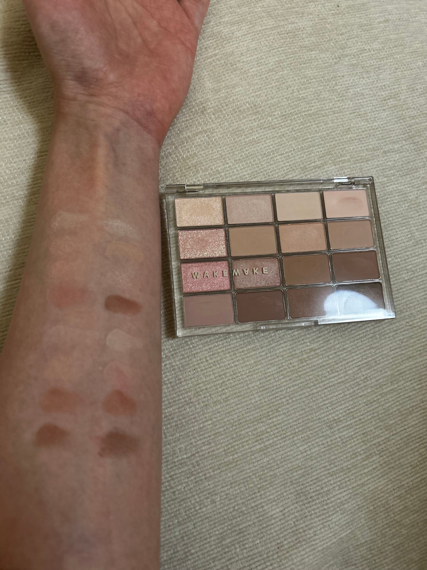 ソフトブラーリングアイパレット/wakemake/アイシャドウパレットを使ったクチコミ(4枚目)