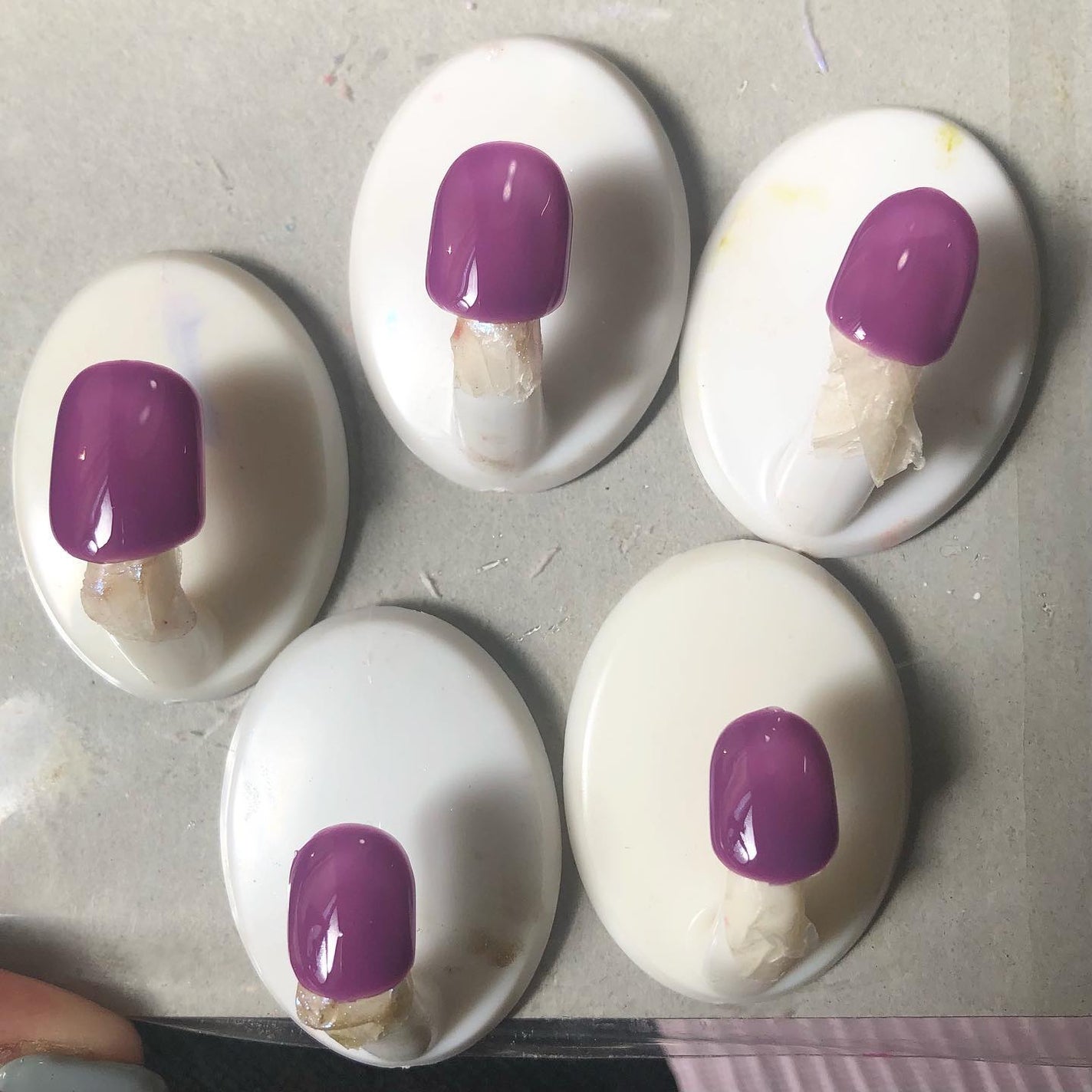 ぴよこれいと あうるす on LIPS 「アキクイーンとマットなデフォルメぶどう。シンプルに色で遊ぶ、究..」(4枚目)