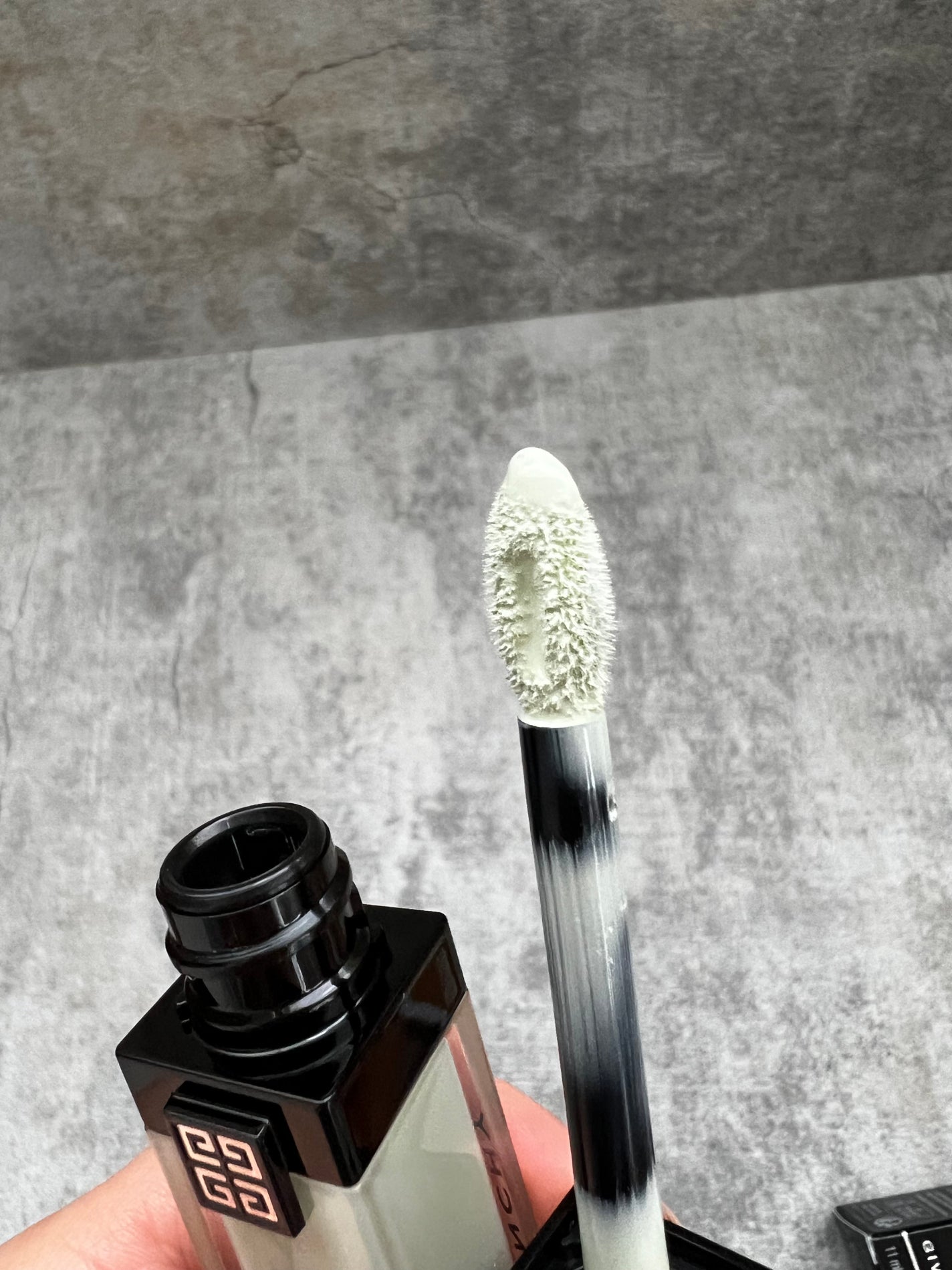 プリズム・リーブル・スキンケアリング・コレクター/GIVENCHY/化粧下地を使ったクチコミ(2枚目)