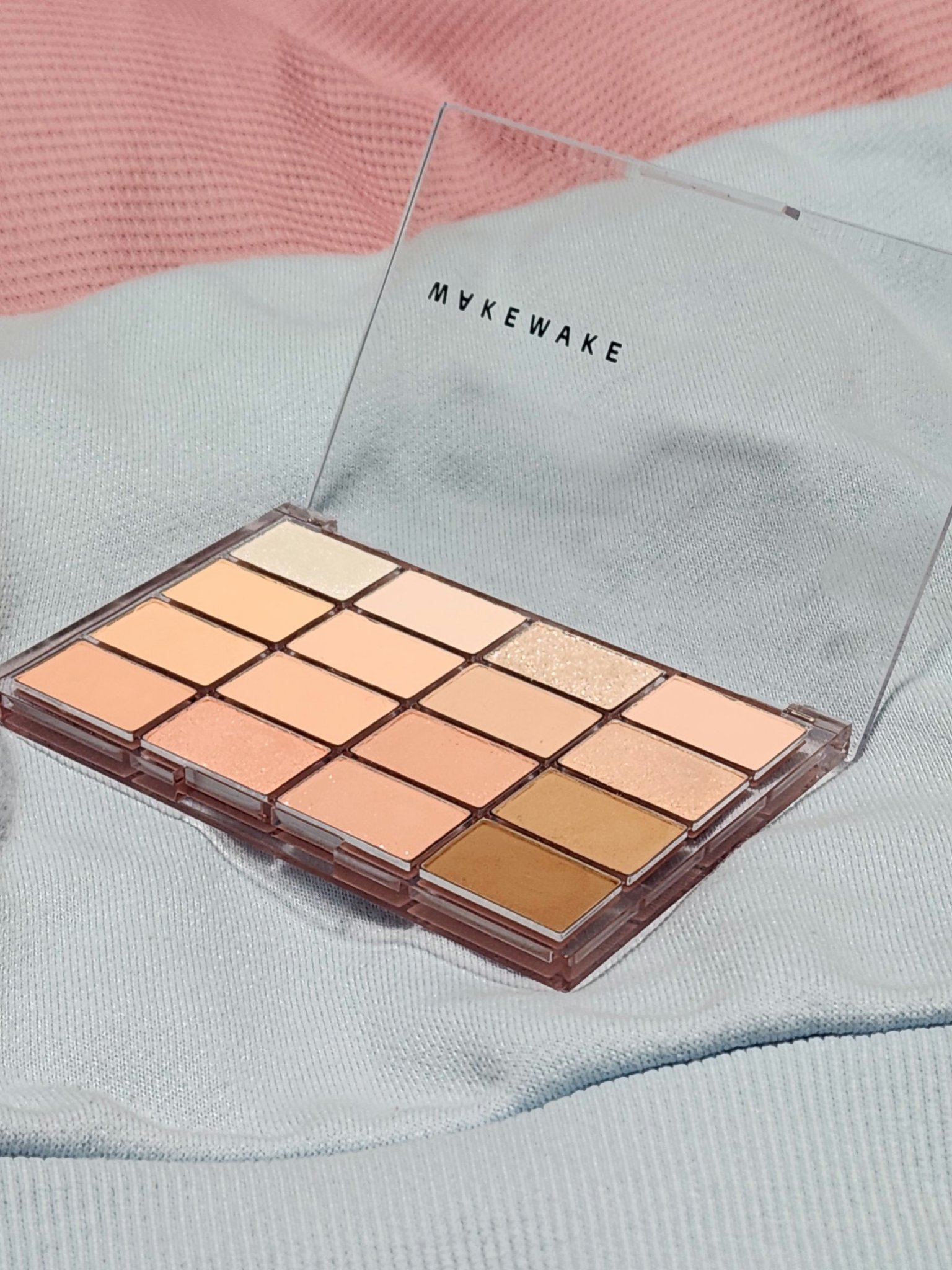 ソフトブラーリングアイパレット/wakemake/アイシャドウパレットを使ったクチコミ（1枚目）