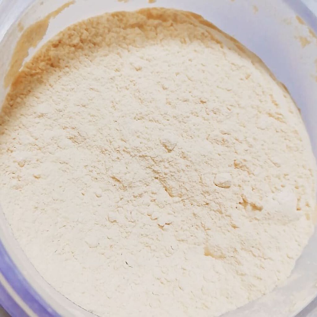 フィニッシングパウダー パールラメ入り/チャコット・コスメティクス/ルースパウダーを使ったクチコミ（2枚目）