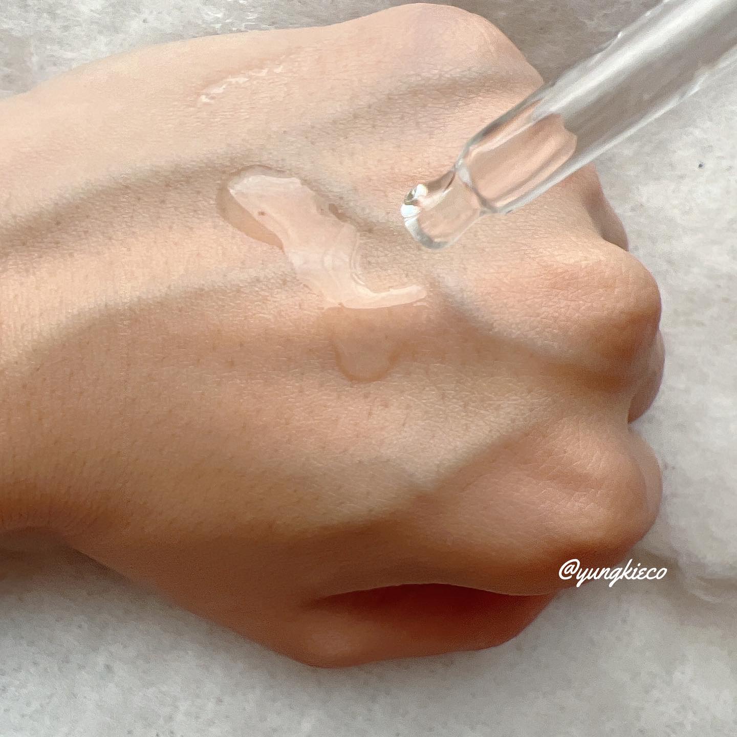 フレッシュリージュースドビタミンドロップ(35ml)/Klairs/美容液を使ったクチコミ（3枚目）