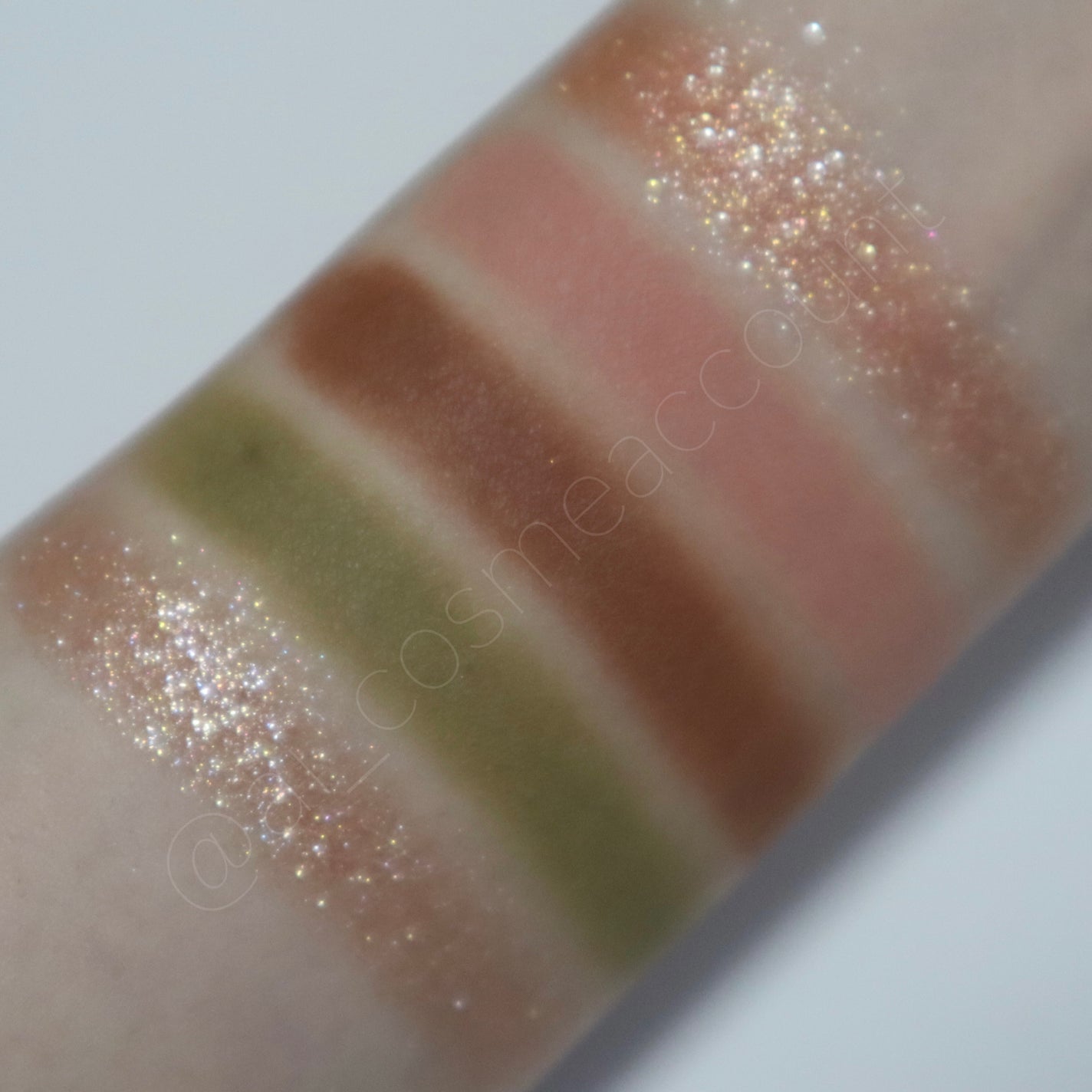 ニューデップスアイシャドウパレット/hince/アイシャドウパレットを使ったクチコミ(4枚目)