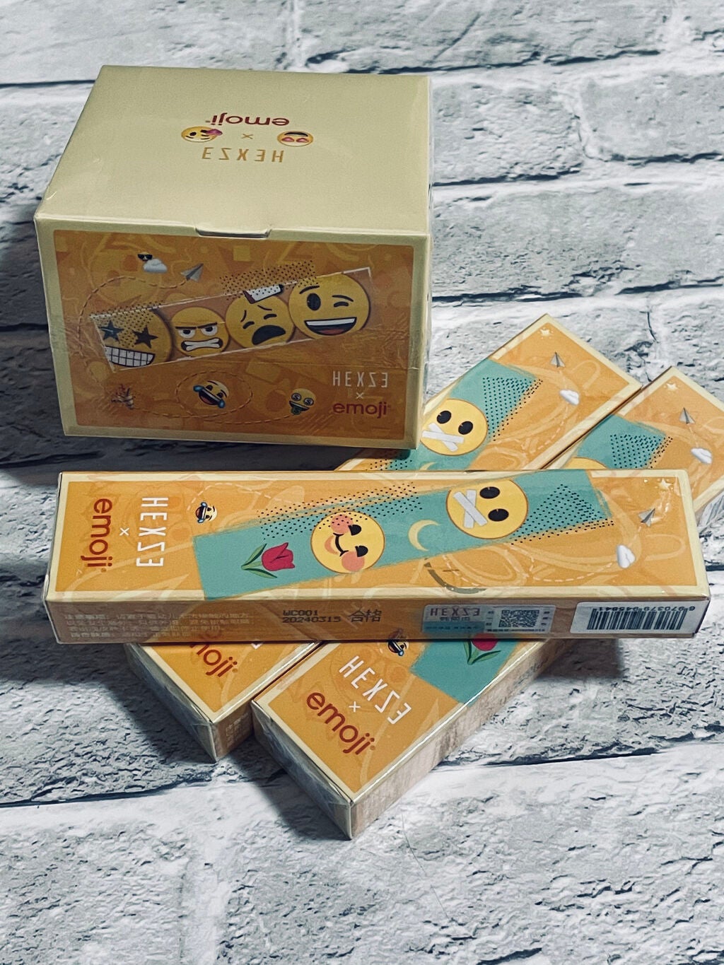 ひろろん  on LIPS 「HEXZE×emoji大好きなHEXZEから、新しく可愛いコス..」(1枚目)