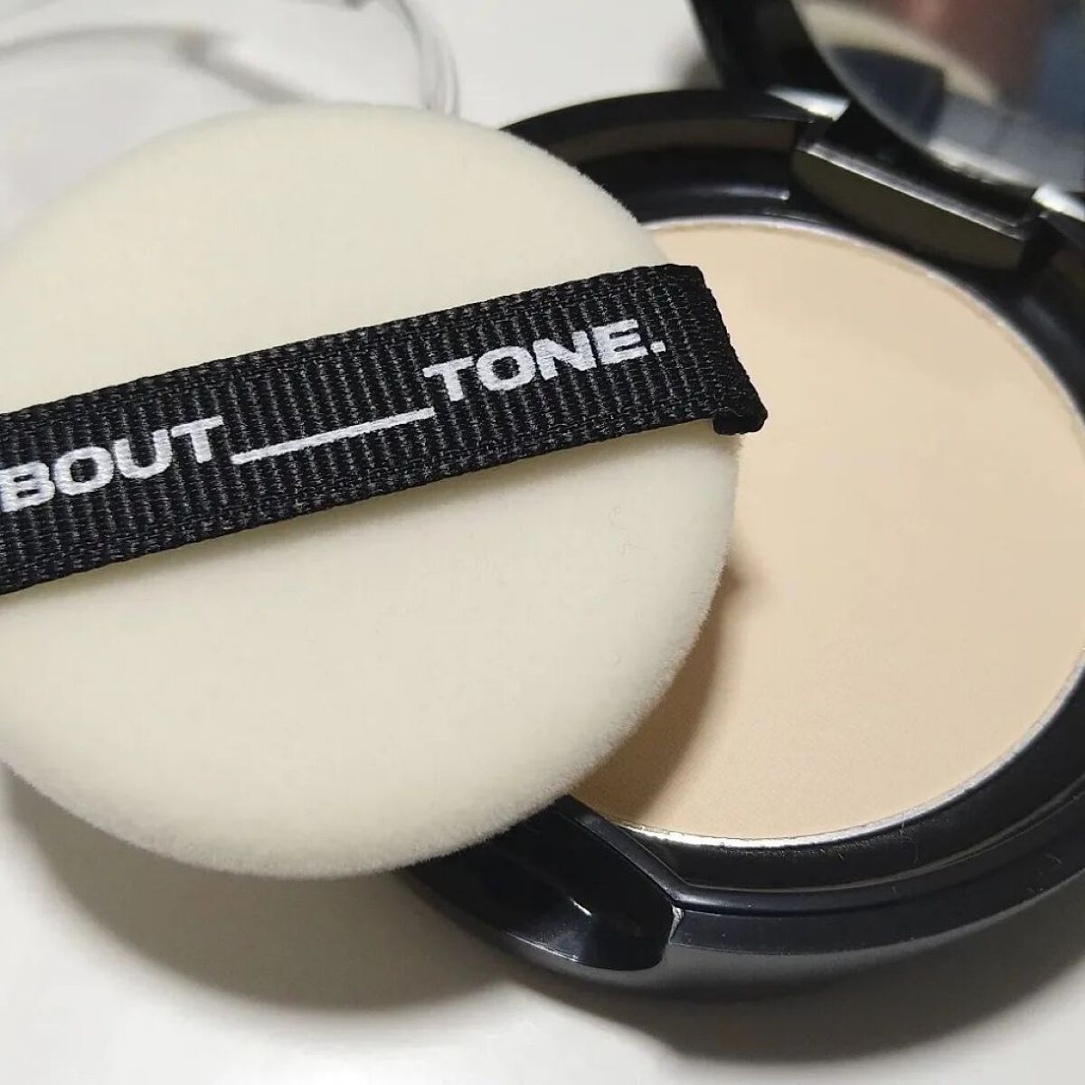 ブラーパウダーパクト 02 ライト/ABOUT TONE/プレストパウダーを使ったクチコミ（3枚目）