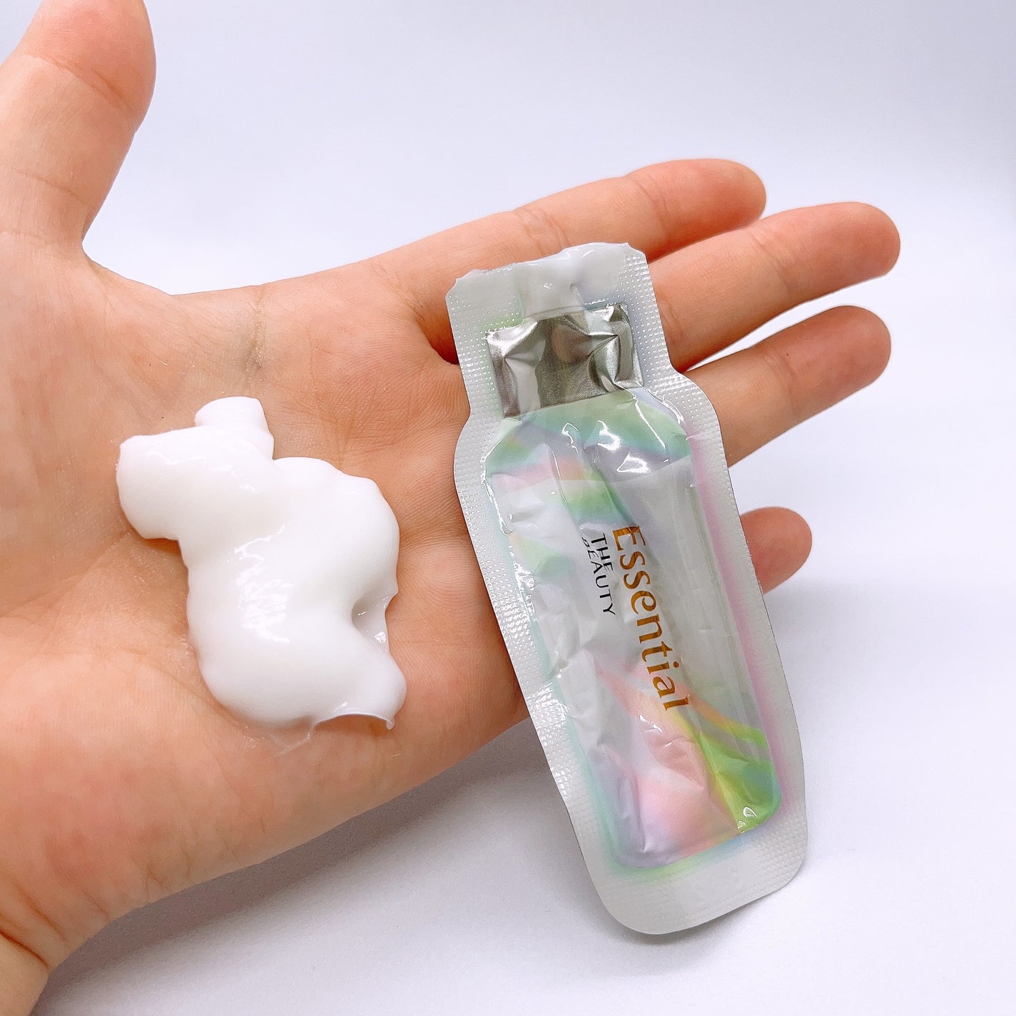 ザビューティ うるツヤチャージヘアパック/エッセンシャル/ヘアマスク・ヘアパックを使ったクチコミ(4枚目)