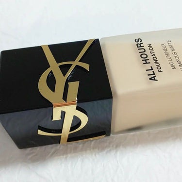 YVES SAINT LAURENT BEAUTE オールアワーズ リキッドのクチコミ「YVES SAINT LAURENT BEAUTE
オールアワーズ リキッド LN4🐥

LI.....」（3枚目）