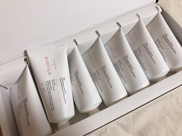 しばらくBTSネタが続きます☺️💜

少し前にバンタンがコラボしていた
VT Cosmeticsからハンドクリーム7本入りセット✨
これ豪華すぎませんかー！
どれも意外にしっかりしたクリームで
ちゃんと