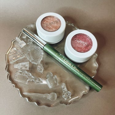 Super Shock Shadow/ColourPop/単色アイシャドウを使ったクチコミ（1枚目）