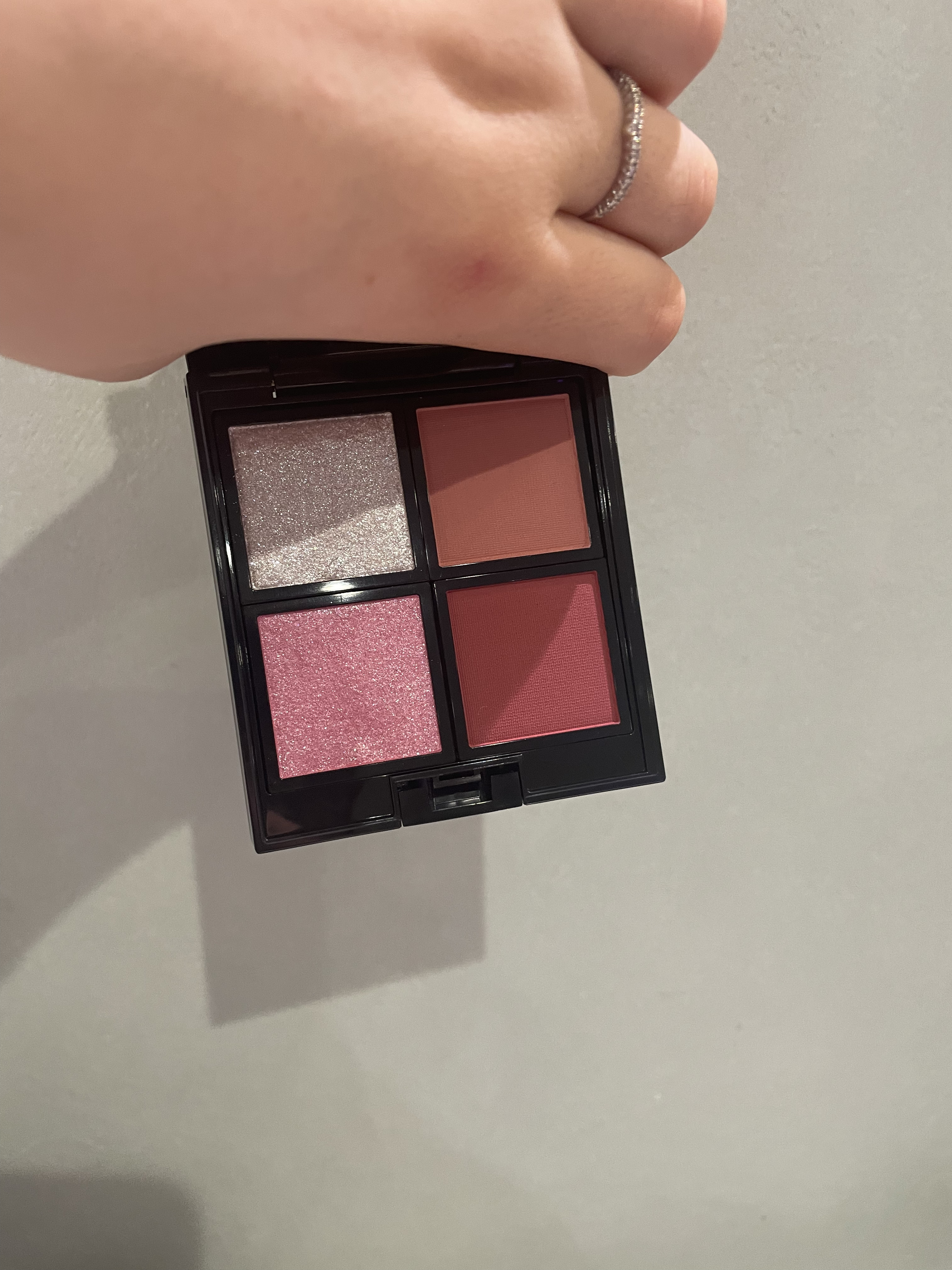 アディクション ザ アイシャドウ スパークル/ADDICTION/単色アイシャドウを使ったクチコミ（3枚目）