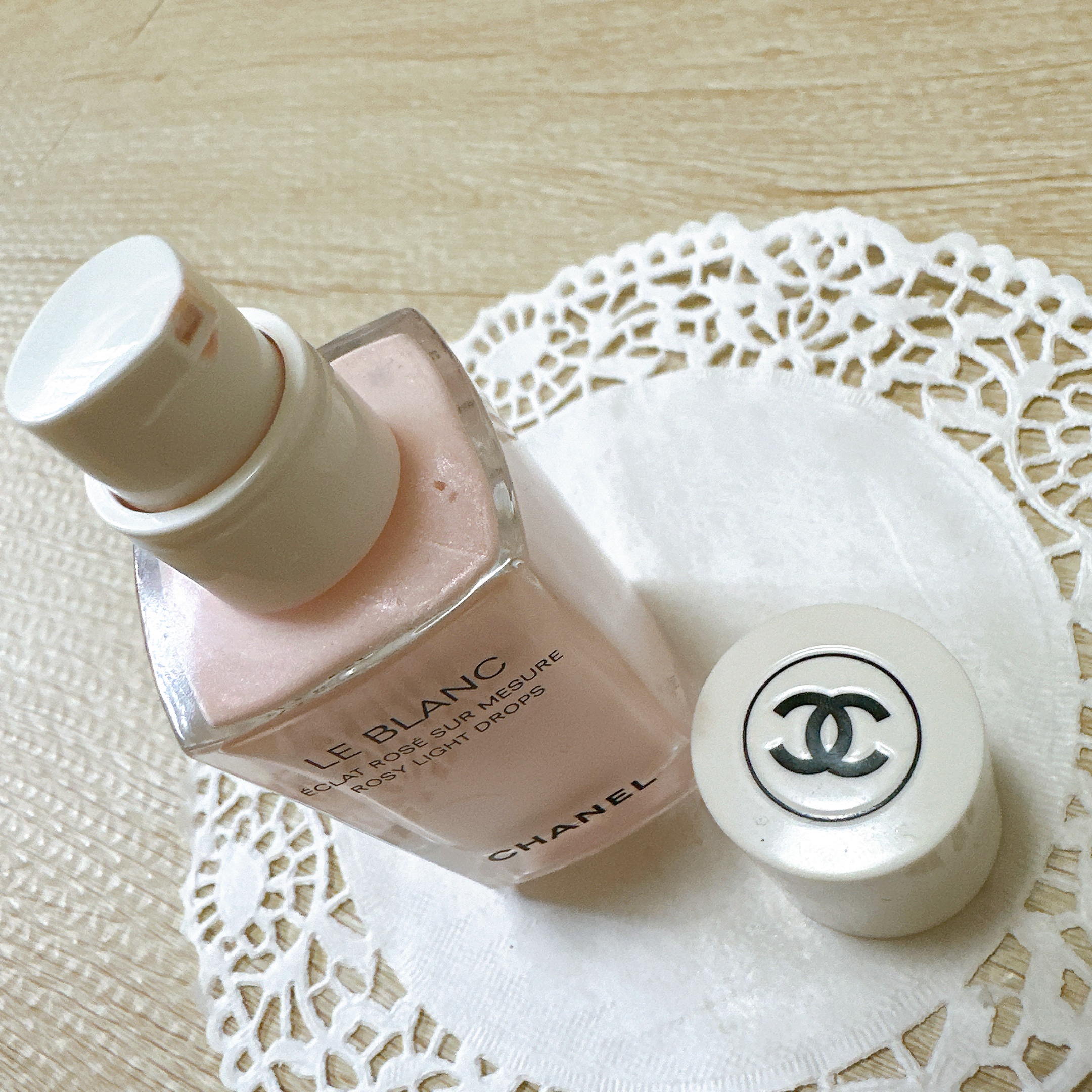 ル ブラン ロージー ドロップス/CHANEL/リキッドハイライトを使ったクチコミ（3枚目）