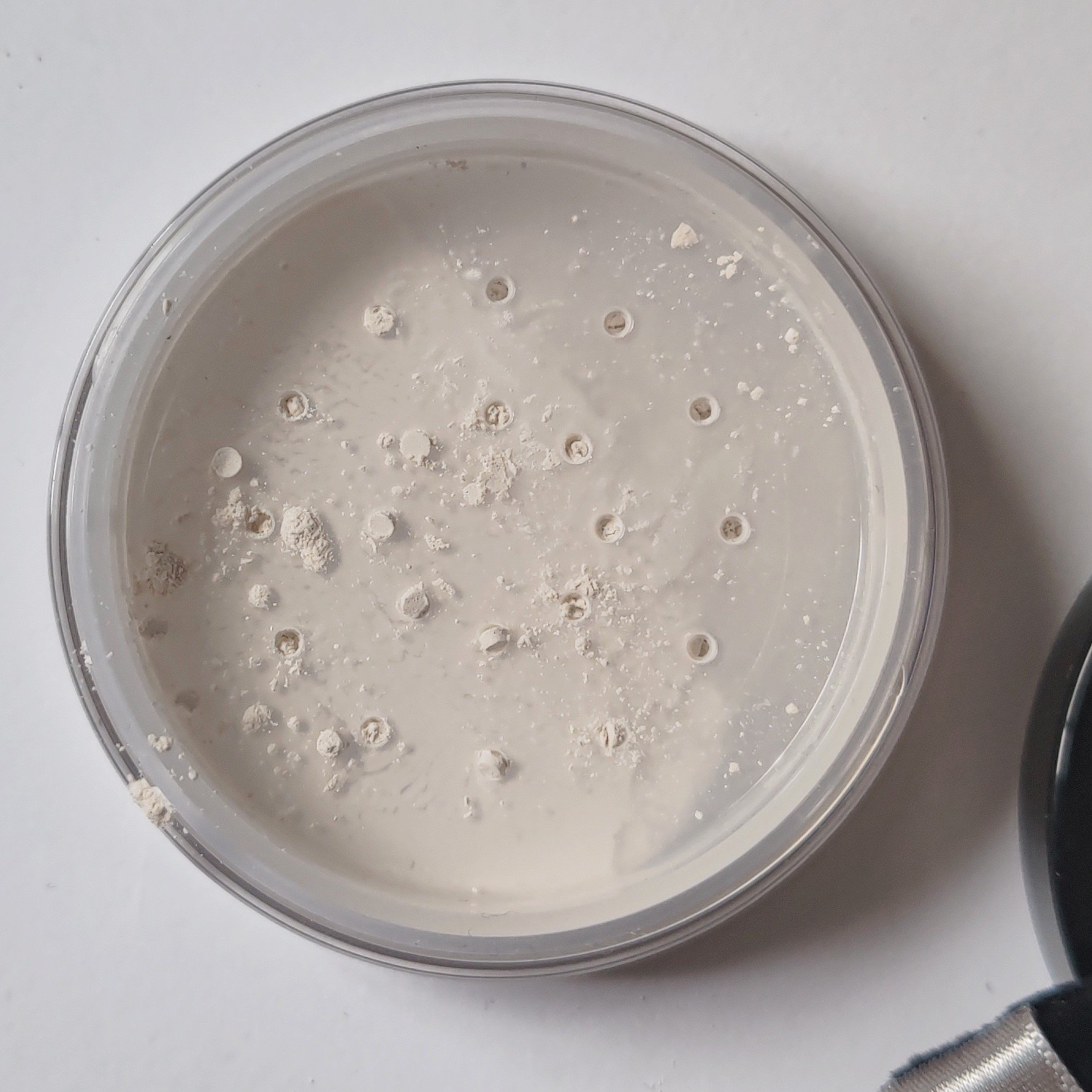 フェイスパウダー/NULL/ルースパウダーを使ったクチコミ（2枚目）