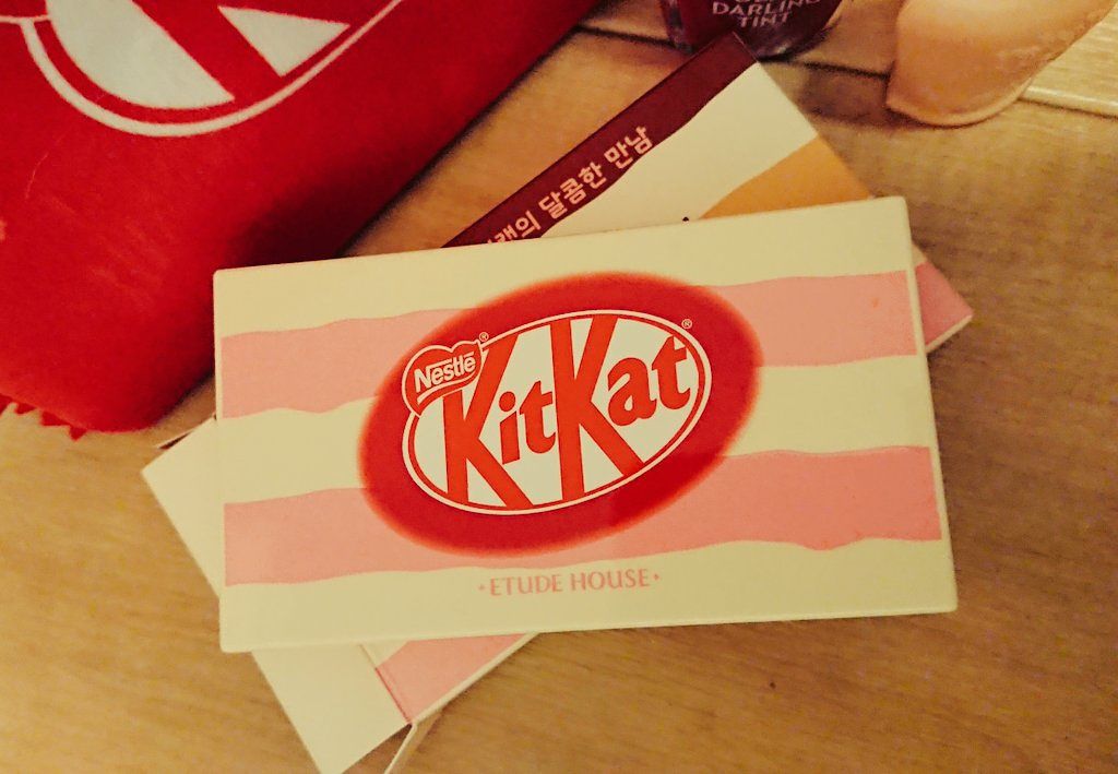 プレイカラーアイズ ミニ #キットカット ストロベリーティラミス/ETUDE/アイシャドウパレットを使ったクチコミ（1枚目）